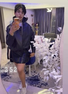 Zoza - Transsexual escort in Cairo Photo 12 of 13