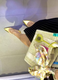 Zu Zu - puta in Riyadh Photo 6 of 8