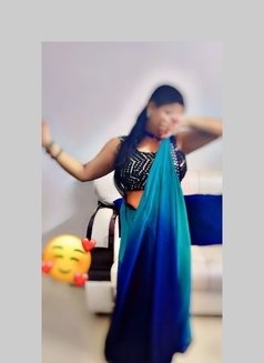 Zufi Khan cam & meet - escort in Bangalore Photo 6 of 6