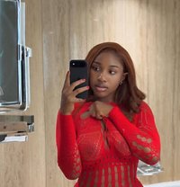 Zuhura - puta in Gurgaon