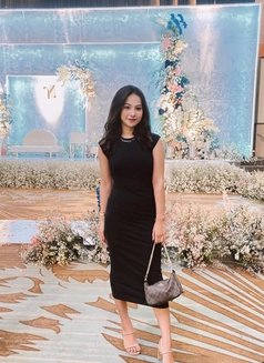 Zuna - puta in Surabaya Photo 3 of 9