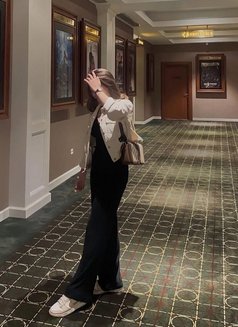 Zuna - puta in Surabaya Photo 7 of 9