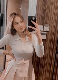 Zuna - puta in Surabaya Photo 9 of 9