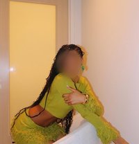 Zurii - companion in Nairobi