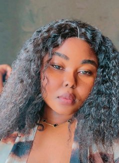 Zuu - escort in Noida Photo 2 of 3