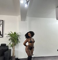 Zuzu - escort in Dakar