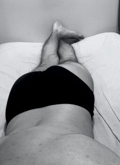 Zuzu - Male escort in İstanbul Photo 1 of 2