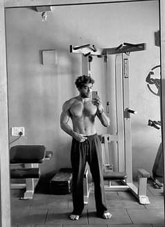 Zyn - Acompañantes masculino in Mumbai Photo 6 of 6
