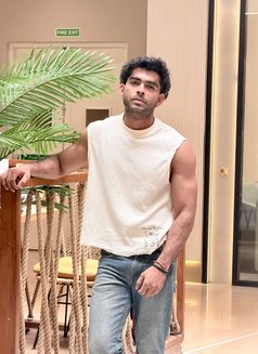 Zyn - Male escort in Mumbai Photo 6 of 7