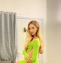 Zyzylee - Transsexual escort in Singapore